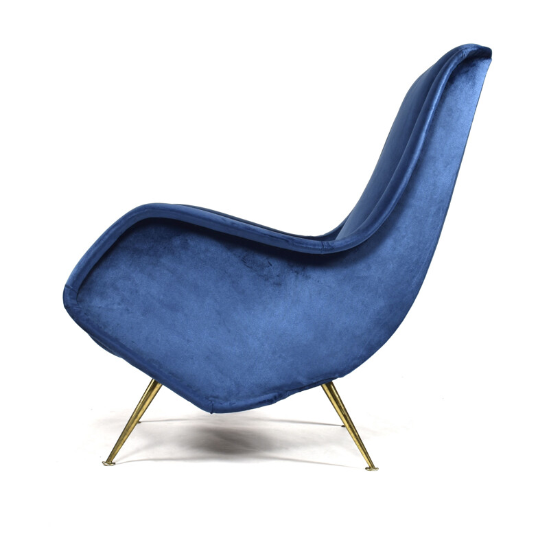 Vintage blue velvet armchair by Aldo Morbelli