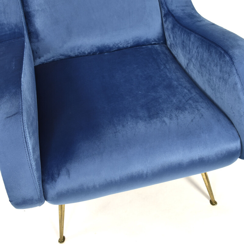 Blauw fluwelen fauteuil van Aldo Marbelli