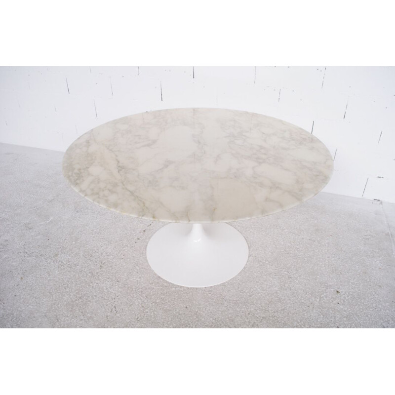 Vintage Tulip table by Eero Saarinen for Knoll International