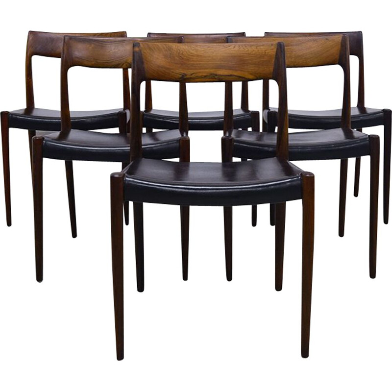 Set of 6 black chairs in rosewood by Niels Moller