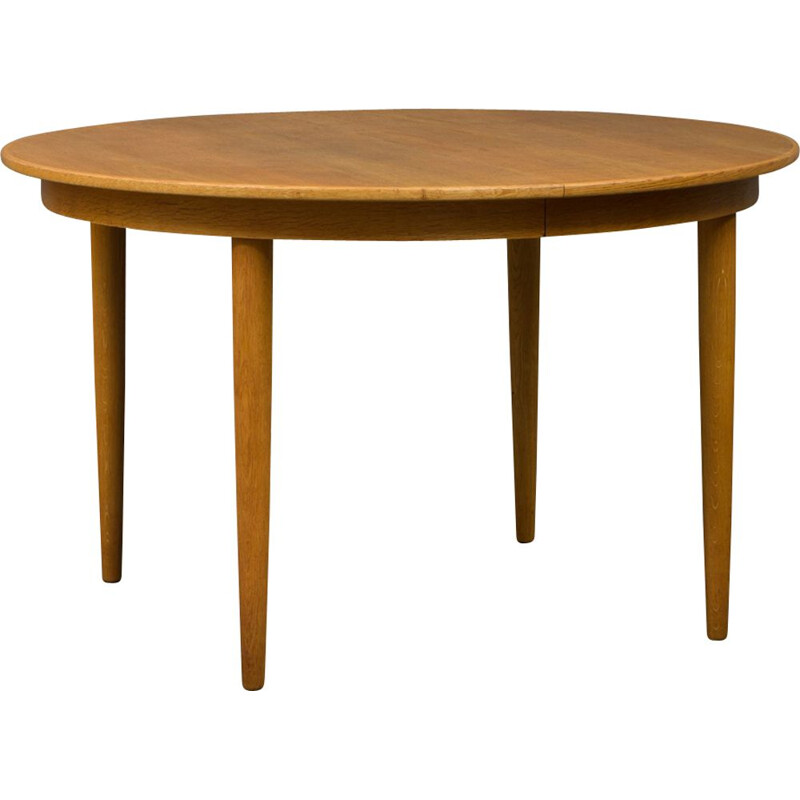 Vintage Danish extendable table in oak