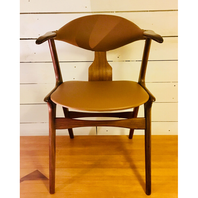 Vintage chair cowhorn in teak and leather by Louis van Teeffellen