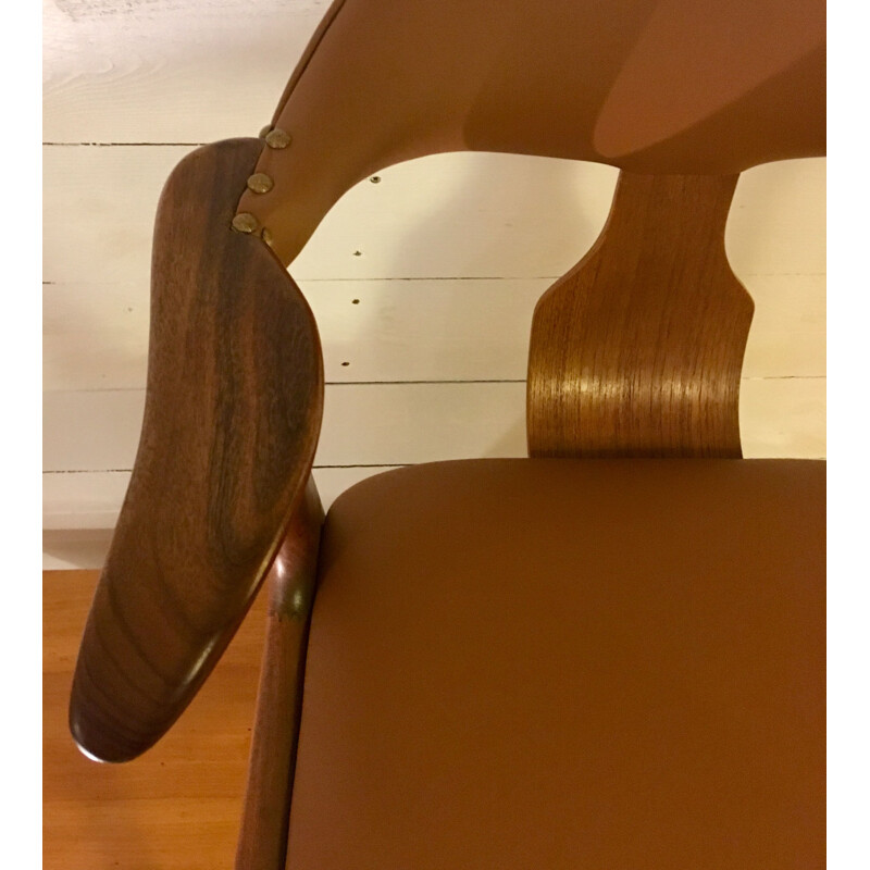 Chaise vintage cowhorn en teck et cuir par Louis van Teeffellen