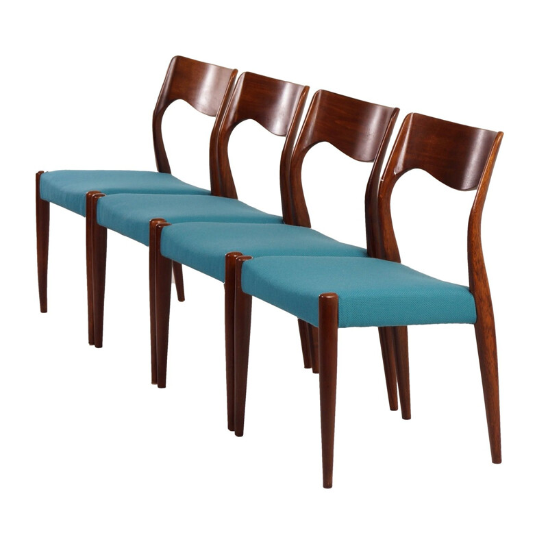 Set of 4 vintage chairs in rosewood, scandinavian style