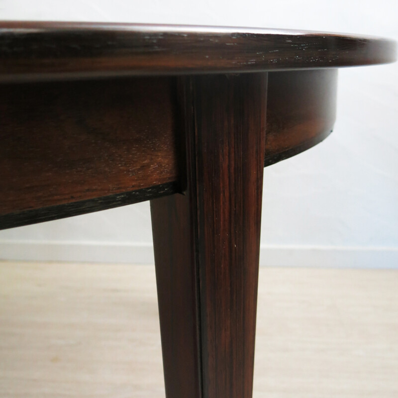 Extendable dining table in rosewood, Gunni OMANN - 1960s