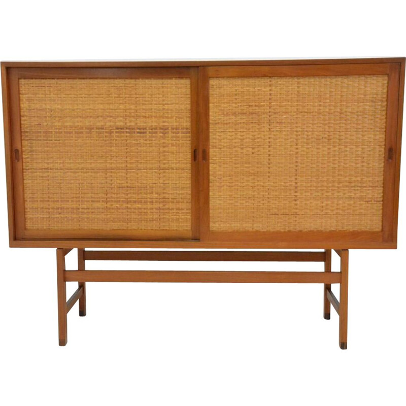 Vintage cabinet by Hans Wegner for Ry furniture