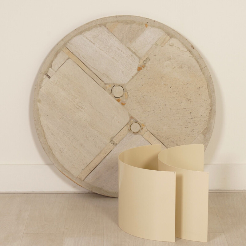 Vintage round white coffee table in stone by Paul Kingma