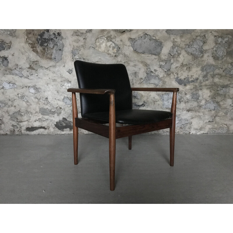 Fauteuil vintage Diplomat en palissandre par Finn Juhl