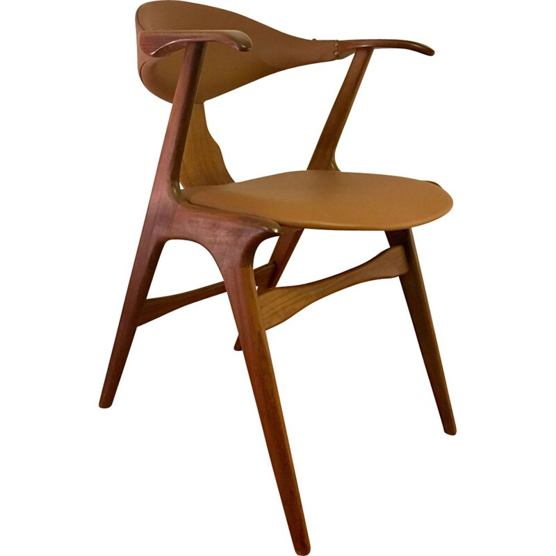 Vintage chair cowhorn in teak and leather by Louis van Teeffellen