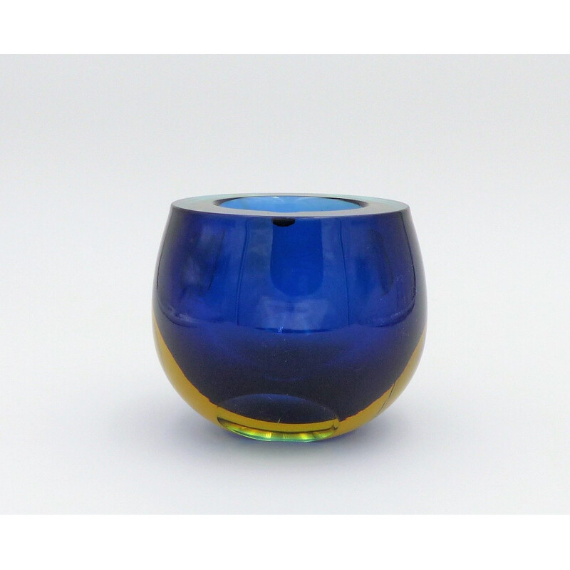 Vintage blue ashtray in Murano glass