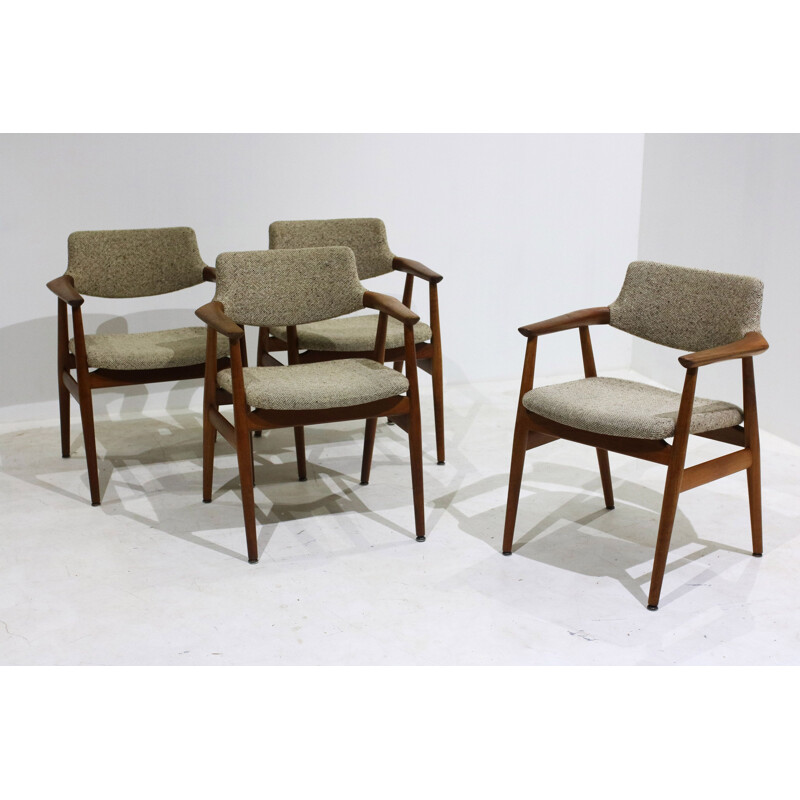 Set of 4 beige chairs in teak by Svend Åge Eriksen