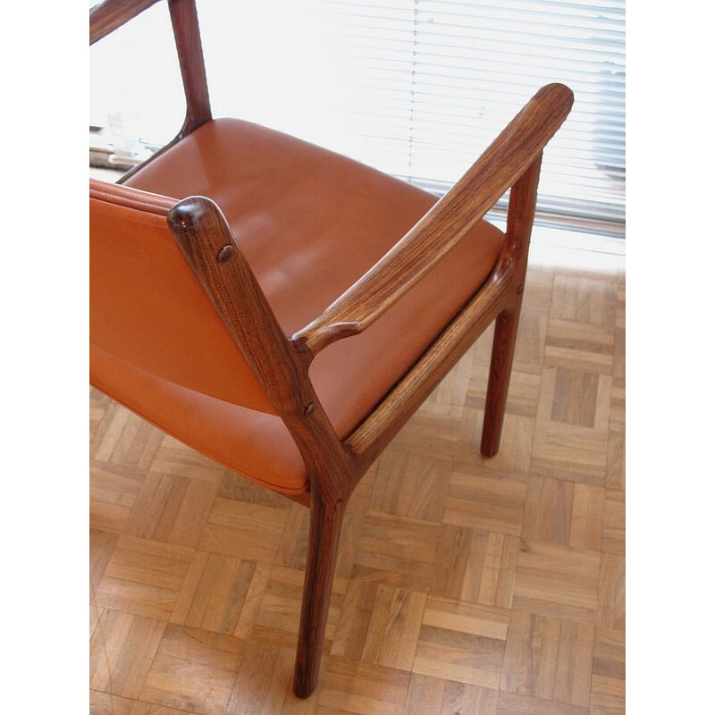 Chaise vintage en palissandre et cuir par Ole Wanscher