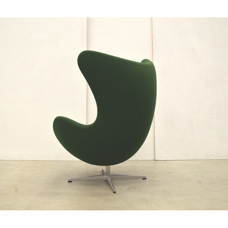 Fauteuil Egg vert par Arne Jacobsen pour Fritz Hansen