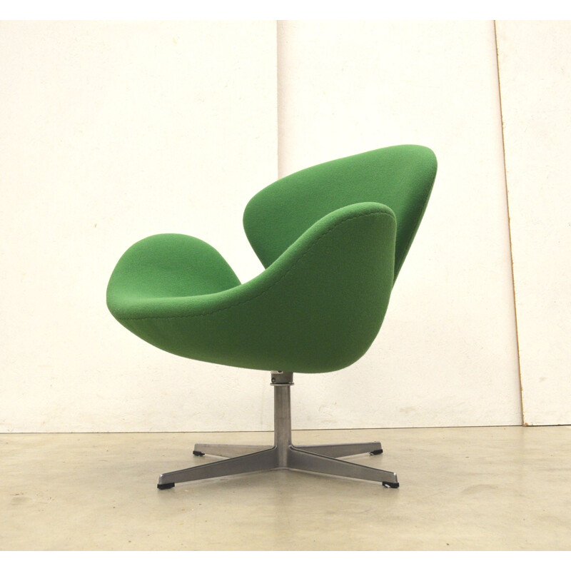 Fauteuil Swan vert par Arne Jacobsen pour Fritz Hansen