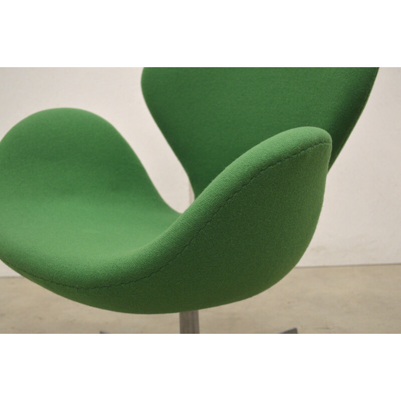 Fauteuil Swan vert par Arne Jacobsen pour Fritz Hansen