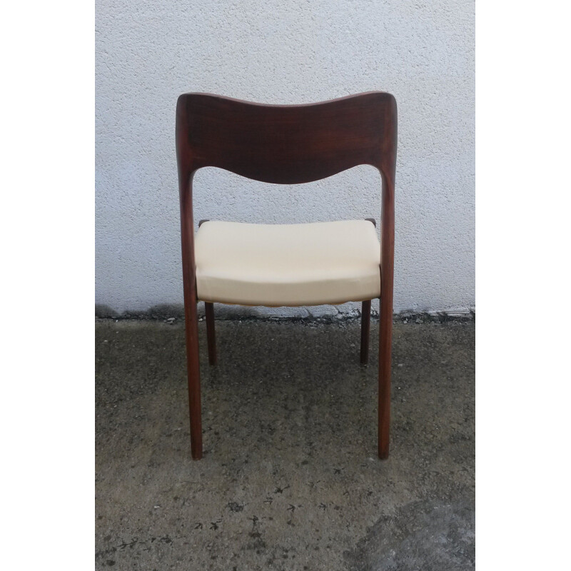 Set of 6 beige chairs in teak by Niels Moller