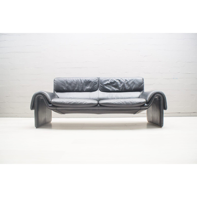 Vintage black leather DS 2011 2-seater sofa from De Sede