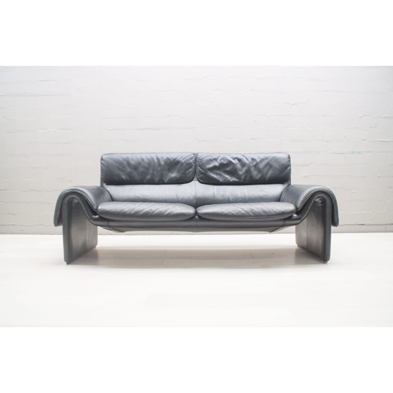 Vintage black leather DS 2011 2-seater sofa from De Sede