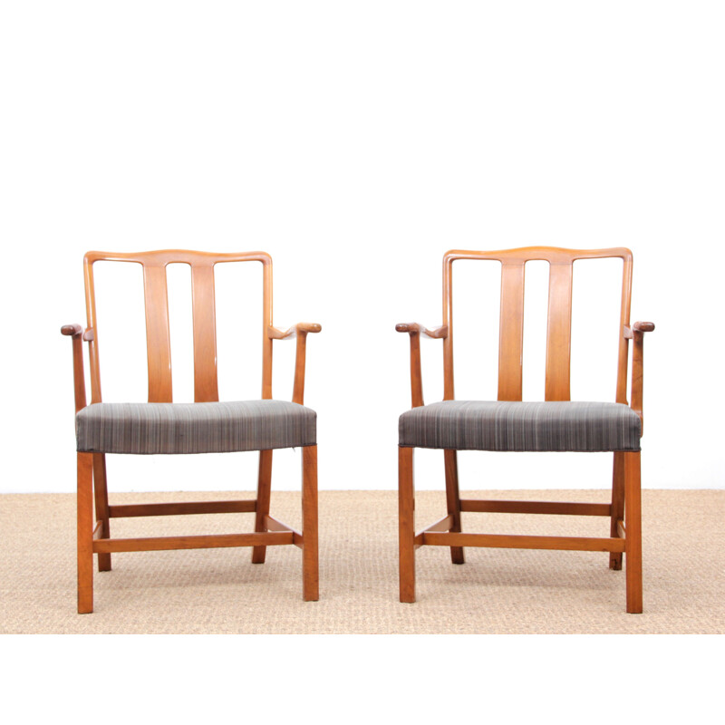 Suite van 2 vintage scandinavische stoelen FH43
