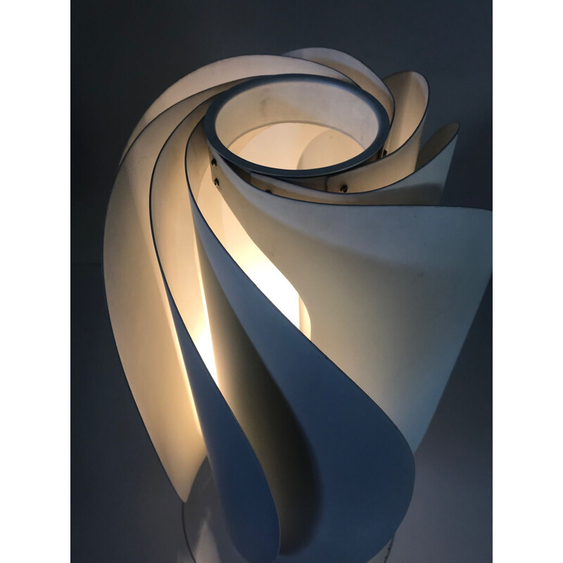 White spiral lamp in aluminum