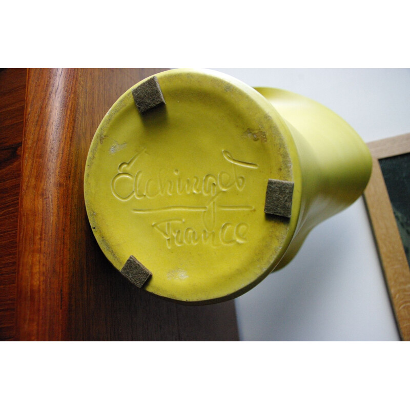 Jarrón de cerámica amarilla de Fernand Elchinger