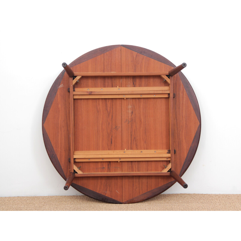 Vintage round table in rosewood