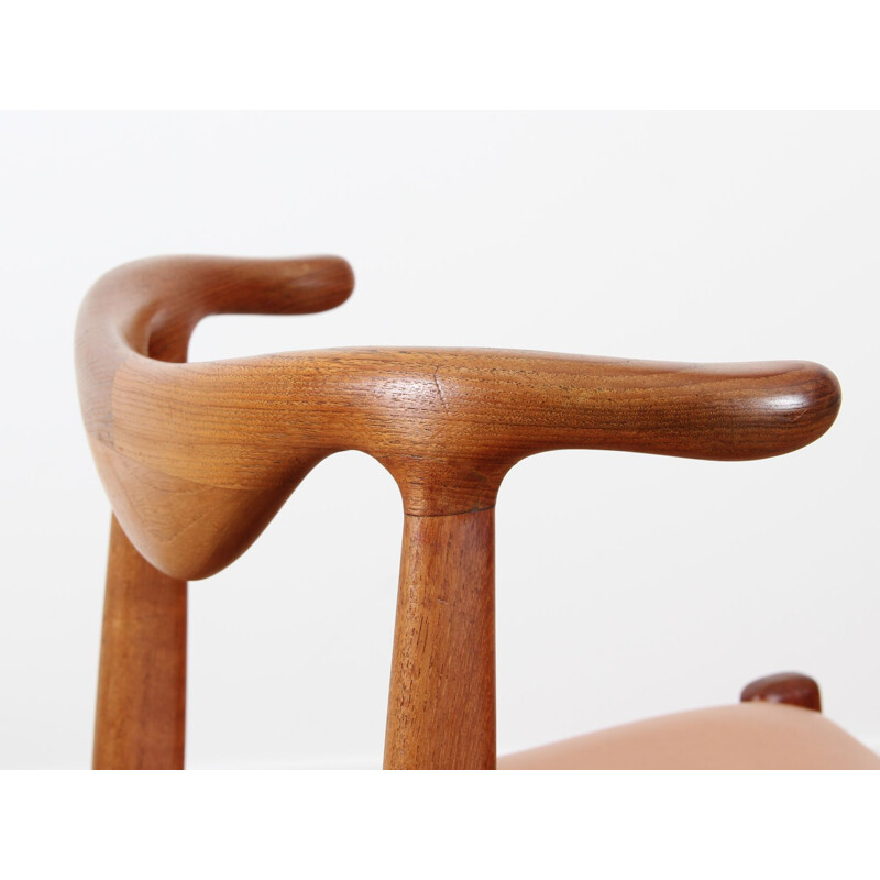 Suite de 4 chaises scandinaves en cuir