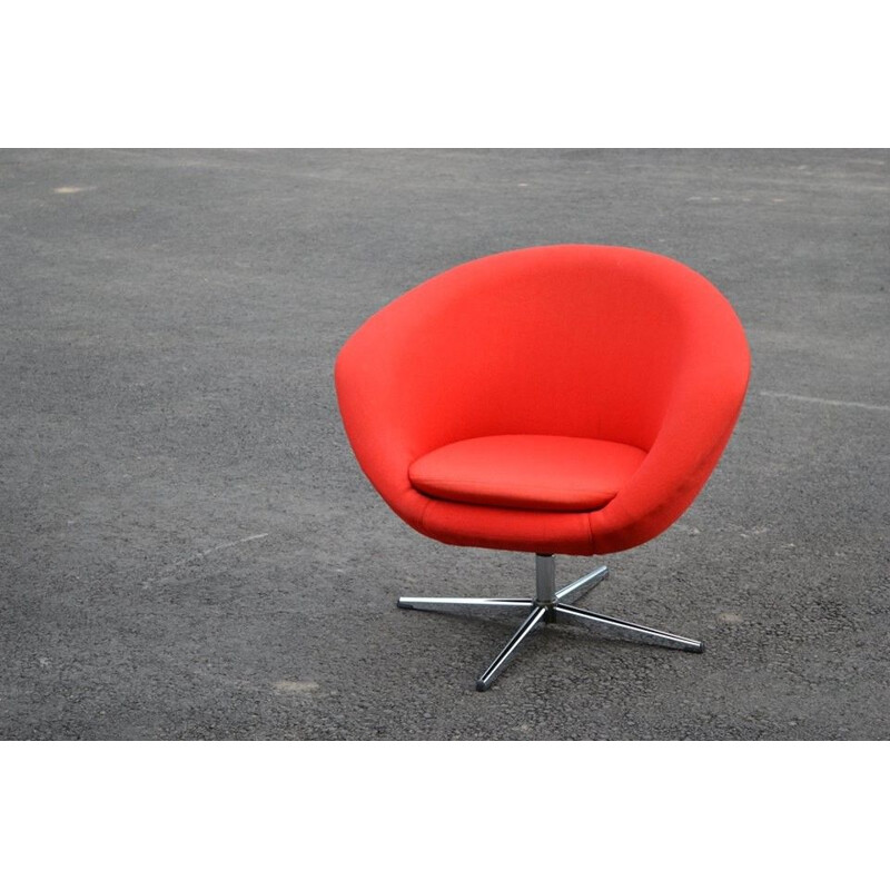 Paire de fauteuils pivotants rouges par Carl Eric Klote