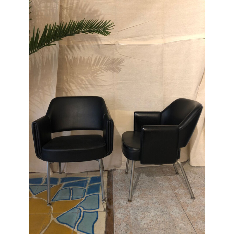 Paire de fauteuils noirs par Marc Simon 