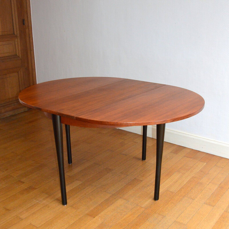 Vintage round extendable table in oak