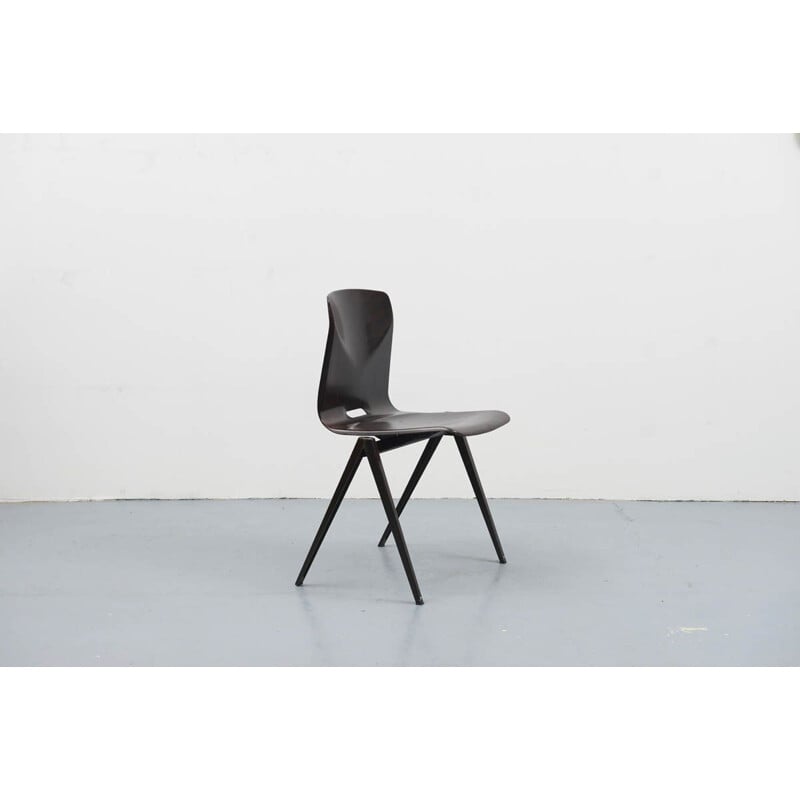 Chaise S22 en ébène noir par Galvanitas