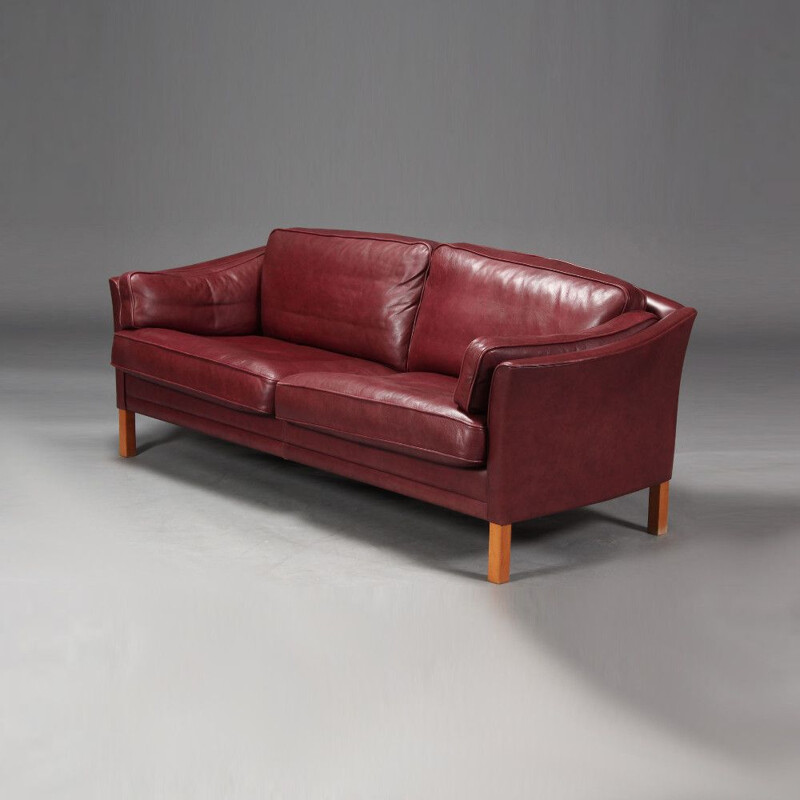 MH sofa in red leather by Mogens Hansen