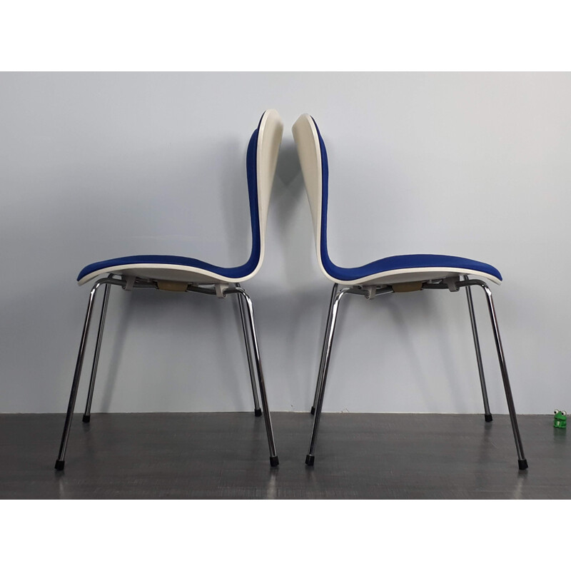 Set of 2 vintage chairs "3107" by Arne Jacobsen for Fritz Hansen