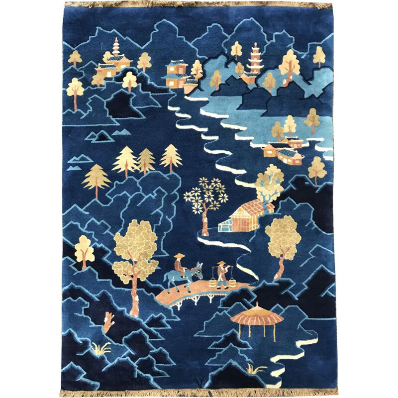 Blue Chinese carpet in wool
