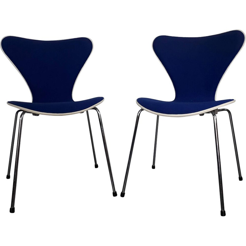 Suite de 2 chaises vintage 3107 par Arne Jacobsen pour Fritz Hansen