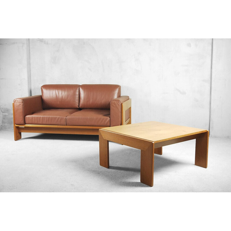 Vintage 2-seater sofa in leather "Bastiano" by Tobia & Afra Scarpa for Knoll with coffee table