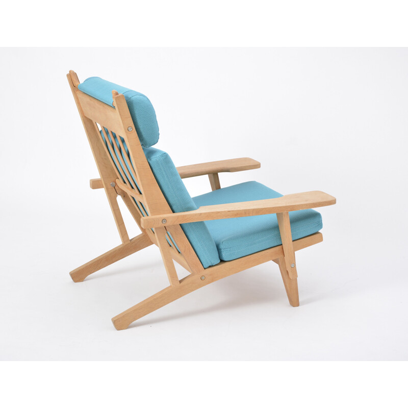 Vintage blue lounge chair "GE 375" by Hans J. Wegner for Getama