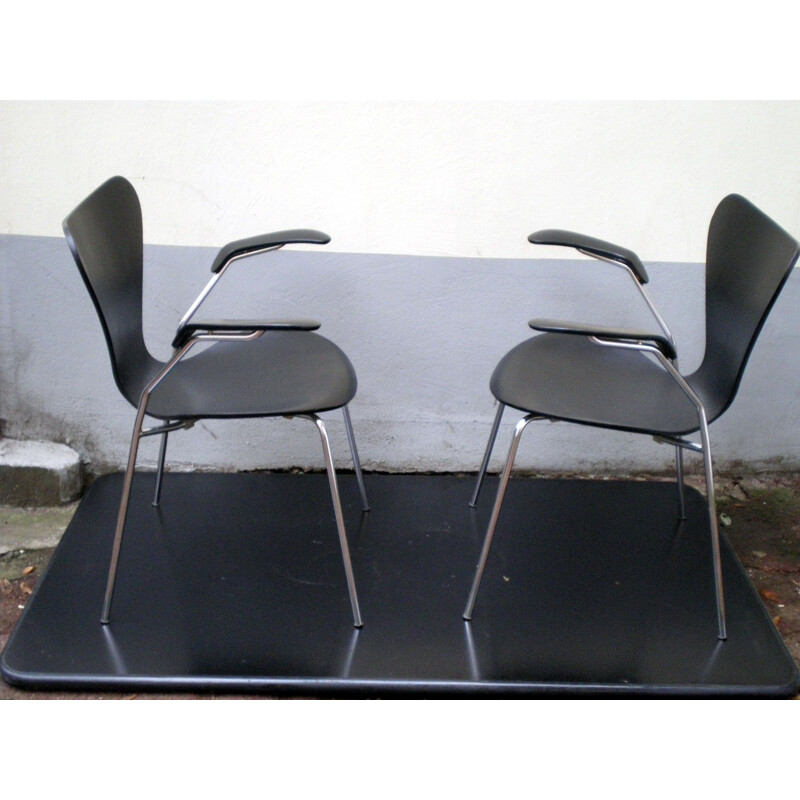 Set of 4 vintage chairs with arms by Arne Jacobsen for Fritz Hansen