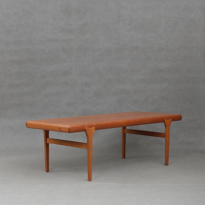 Vintage extendable dining table in teak by Johannes Andersen