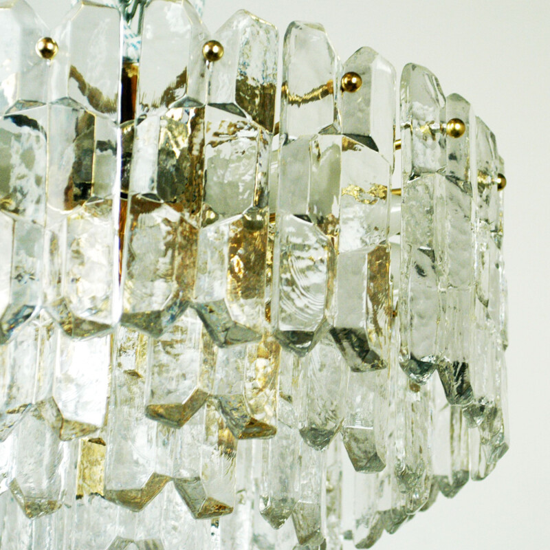 Vintage Austrian chandelier in crystal and brass by j.T. Kalmar