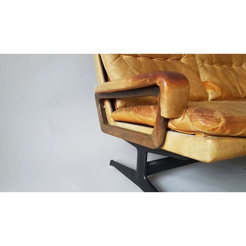 Vintage King sofa in leather by André Vandenbeuck for Strässle