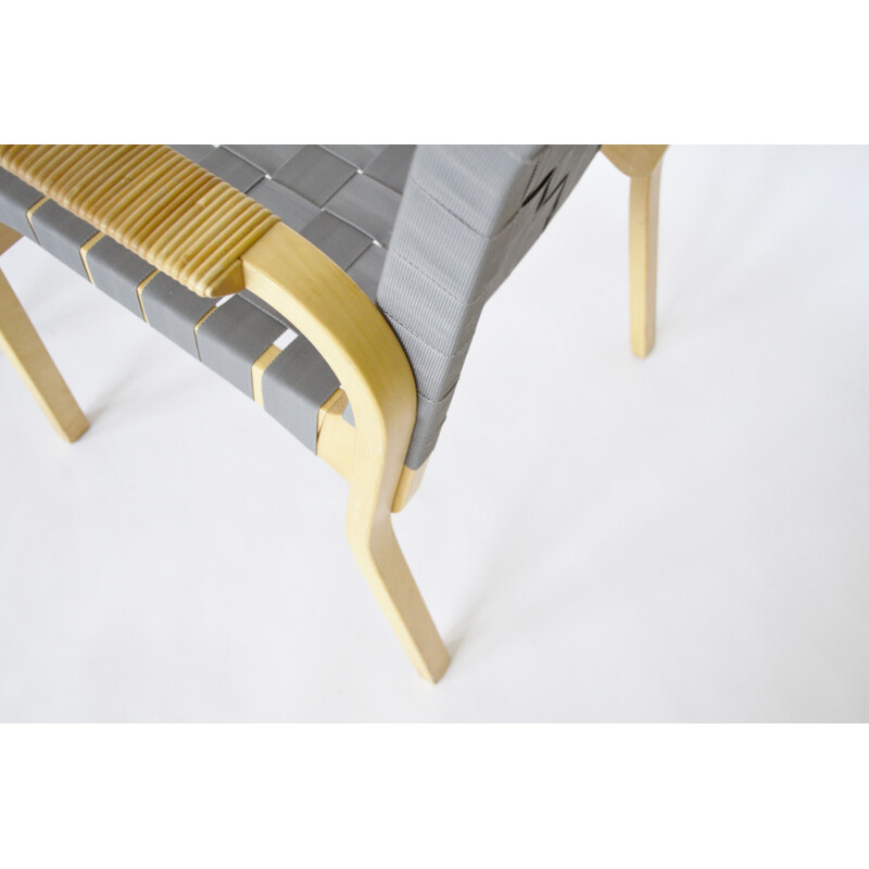 Paire de fauteuils gris par Alvar Aalto pour Artek