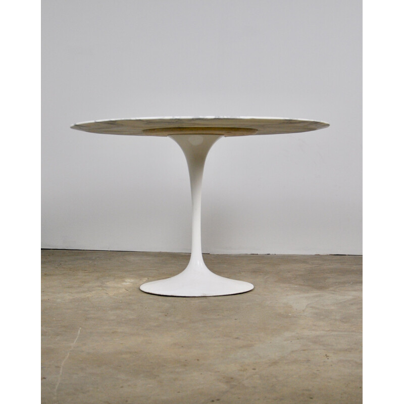 Vintage Tulip dining table by Eero Saarineen for Knoll International