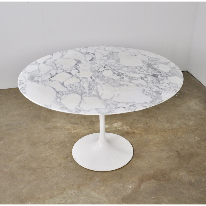 Vintage Tulip dining table by Eero Saarineen for Knoll International