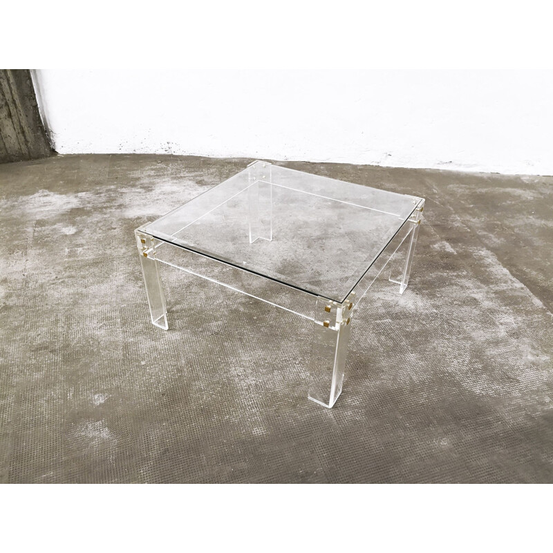 Table basse vintage en plexiglas et laiton