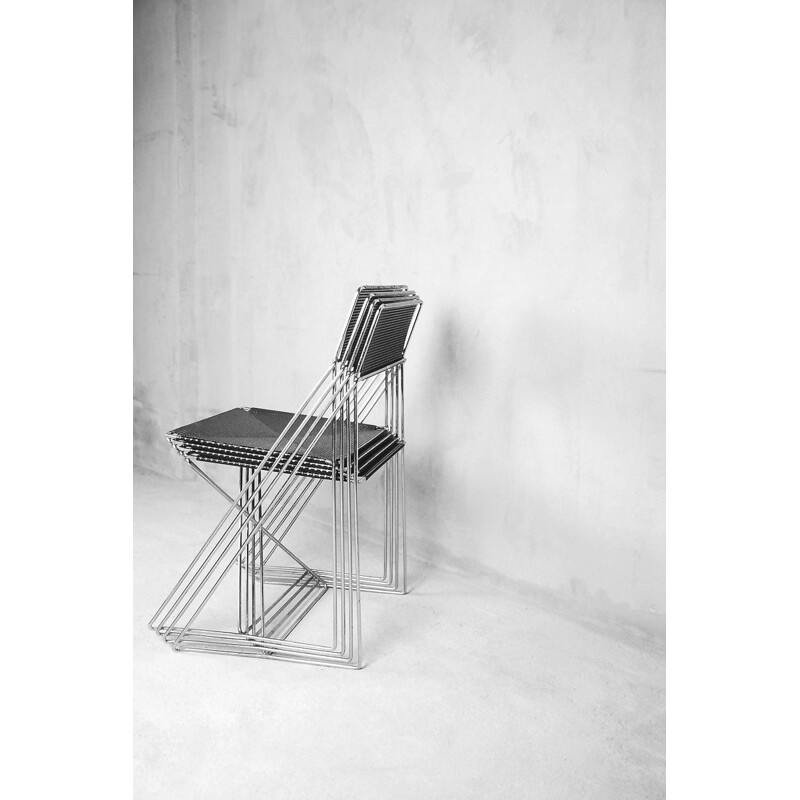 Suite de 4 chaises vintage "X-Line" en métal par Niels Jørgen Haugesen pour Hybodan
