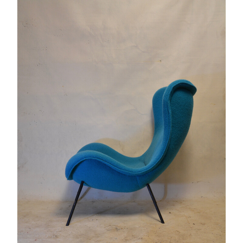 Fauteuil lounge Madame en laine bleue et métal, Fritz NETH - 1950