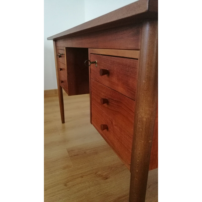 Vintage scandinavian desk in teak