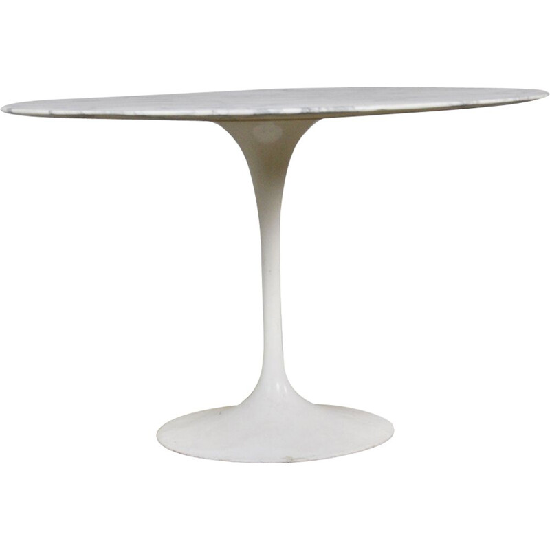 Vintage Tulip dining table by Eero Saarineen for Knoll International