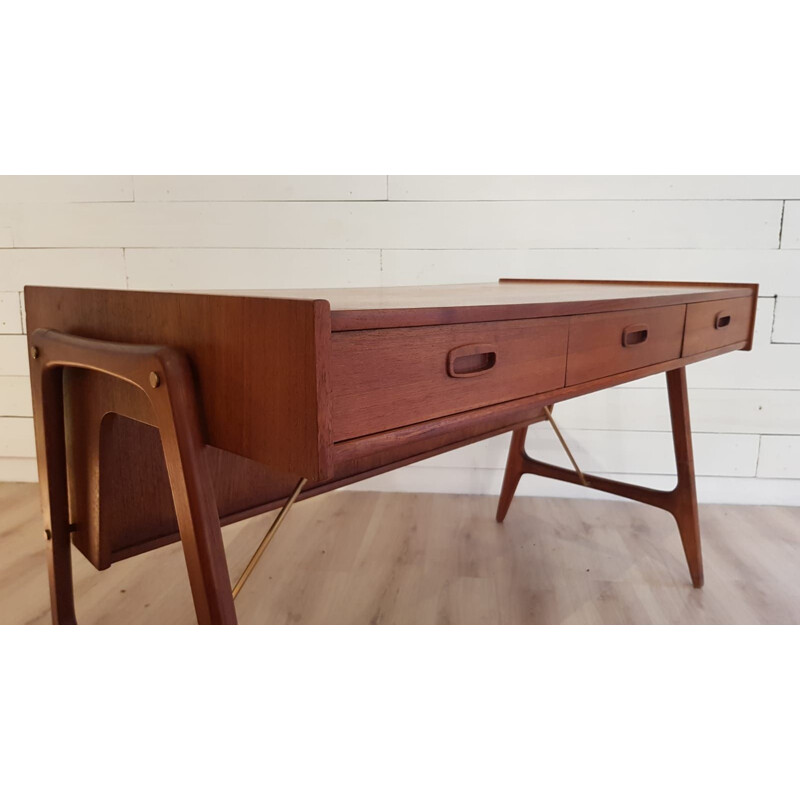 Vintage desk in teak by Arne Wahl Iversen